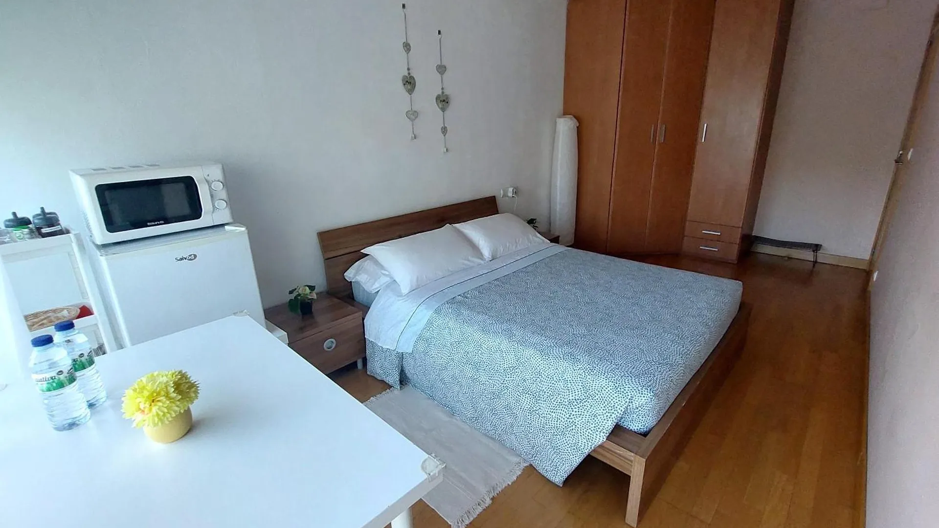 Homestay Tourist Room - Casa Particular Pamplona Spain